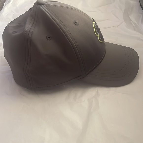 BLACK CLOVER Premium Ball Cap, Golf Cap. Stretch fit cap. NWOT - Picture 4 of 6